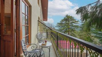 Vila Keluarga | Balkon