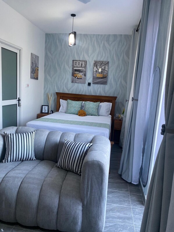 1 chambre, fer et planche à repasser, accès Internet, draps fournis