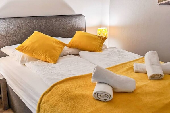 3 bedrooms, iron/ironing board, WiFi, bed sheets - Comfy Room Complex, Shopping Paradise Mariahilfer (Wien)