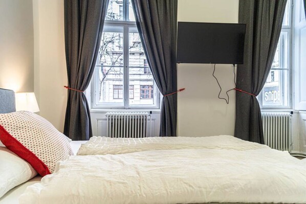 3 bedrooms, WiFi, bed sheets