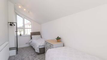 4 bedrooms, individually decorated, individually furnished, free WiFi