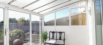 6 Newbridge Gardens