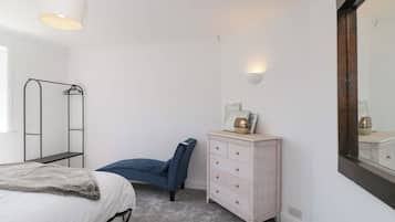 4 bedrooms, individually decorated, individually furnished, free WiFi