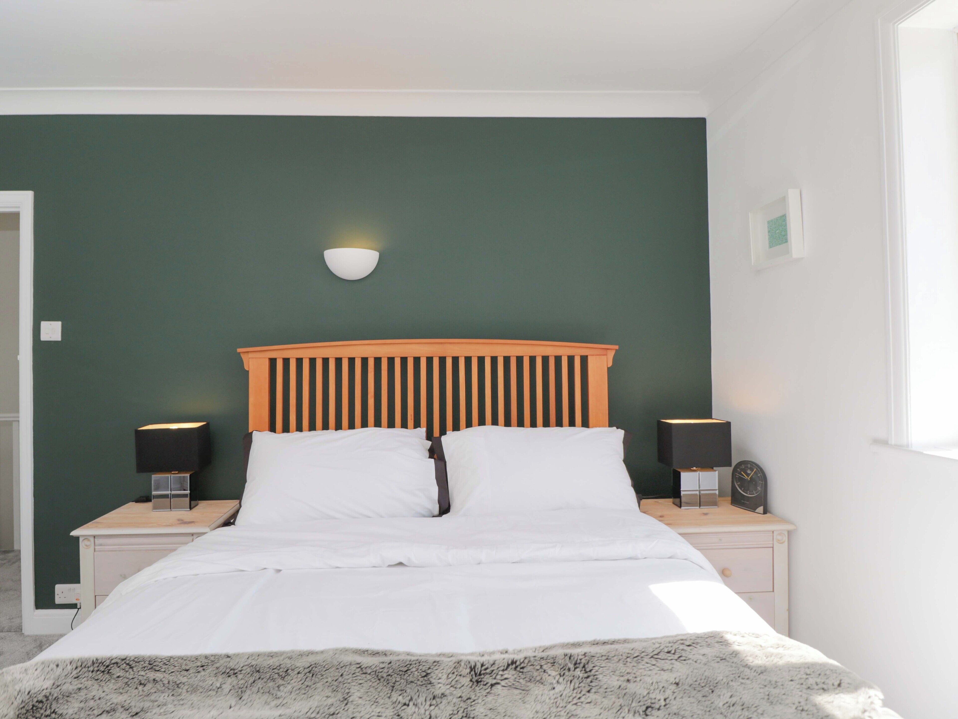 4 bedrooms, individually decorated, individually furnished, free WiFi