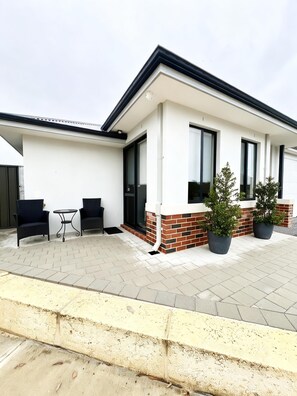 Exterior - Private | Free Parking | AC | Near Airport | WIFI (Landsdale)