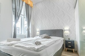1 slaapkamer, een strijkplank/strijkijzer, wifi, beddengoed