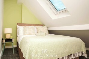 5 quartos, ferros/tábuas de passar roupa, Wi-Fi, roupa de cama