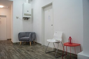 Interior - Beautiful Room, Wifi & TV, Near Mariahilferstraße (Vienna)
