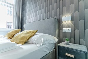 1 dormitori, planxa i posts de planxar, wifi i roba de llit 