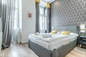 1 dormitori, planxa i posts de planxar, wifi i roba de llit 