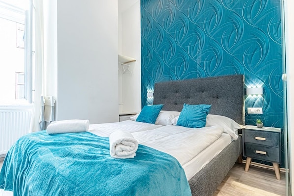 1 bedroom, WiFi, bed sheets