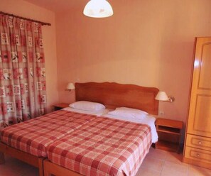 Villa familiar, 2 habitaciones, alberca privada, vista al jardín | Tabla de planchar con plancha y wifi gratis