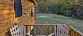 Brand New Log Home 3-bedroom / 2-bath minutes from Ski and Foliage!