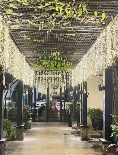 Stunning Suite 10 Steps from Eastwood Mall