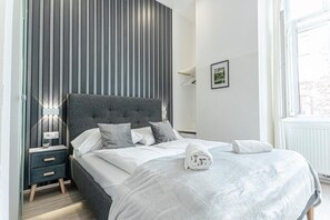 1 habitación, tabla de planchar con plancha, wifi y ropa de cama 