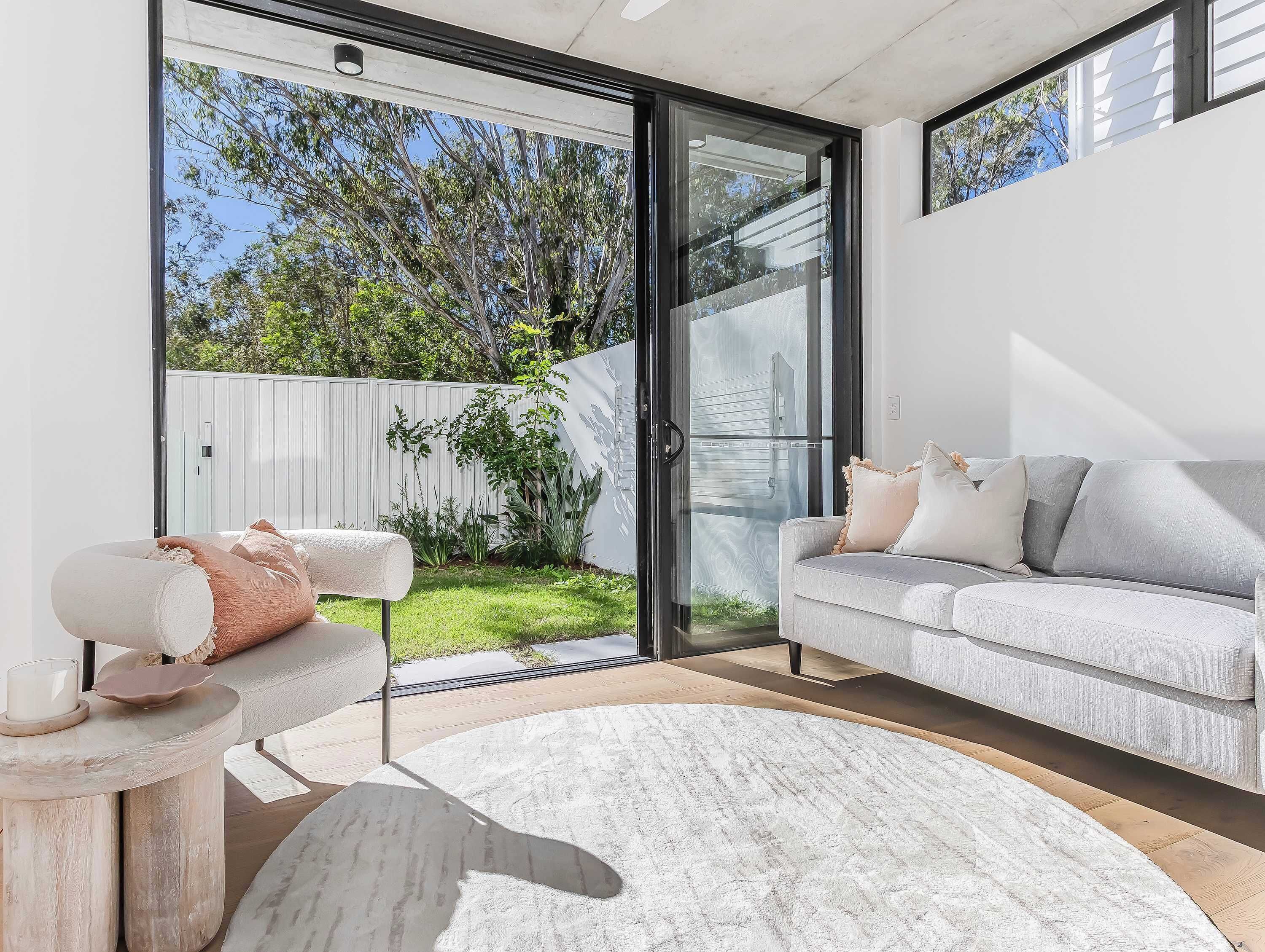 テレビ、書斎 / ワークスペース