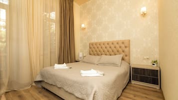 Basic Double Room, 1 King Bed, Balcony | Premium bedding, pillowtop beds, in-room safe, desk