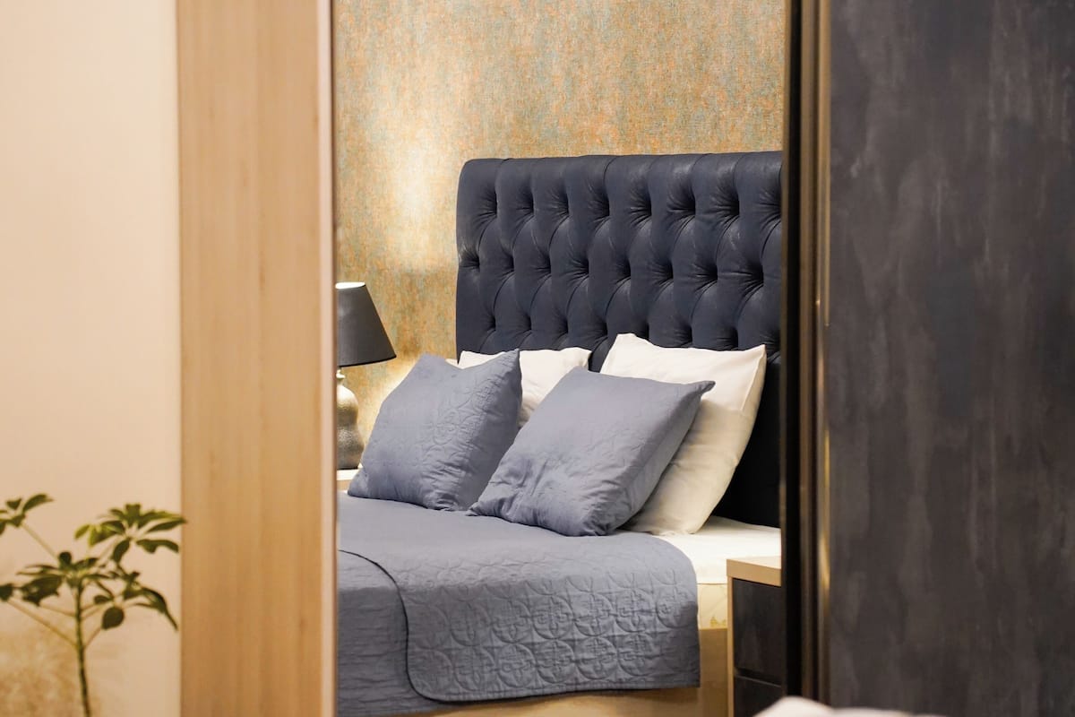 Design Suite | Living area | 120-cm Smart TV with satellite channels, video-game console, printers