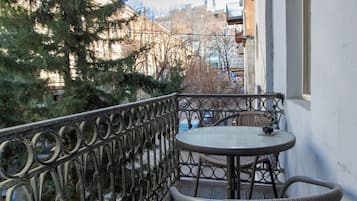 Eenvoudige tweepersoonskamer, 1 kingsize bed, balkon | Terras
