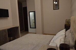 Basic Double Room, Courtyard View | Premium bedding, in-room safe, individually decorated