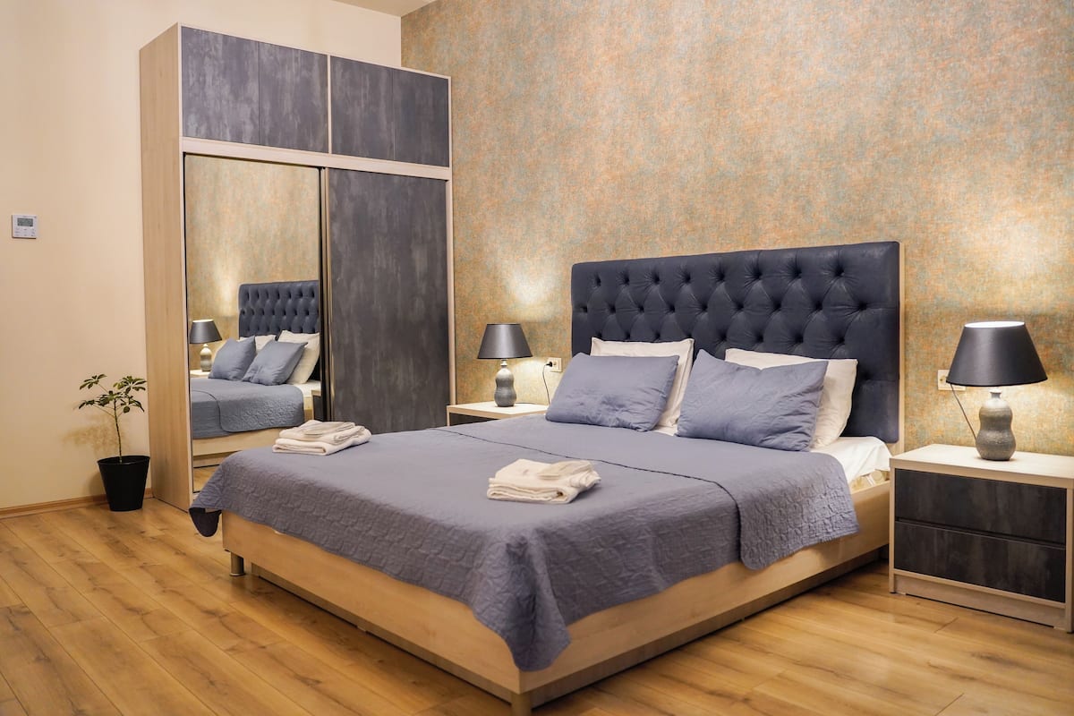 Design Suite | Premium bedding, pillowtop beds, in-room safe, desk