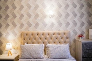 Basic Double Room, Courtyard View | Premium bedding, pillowtop beds, in-room safe, desk