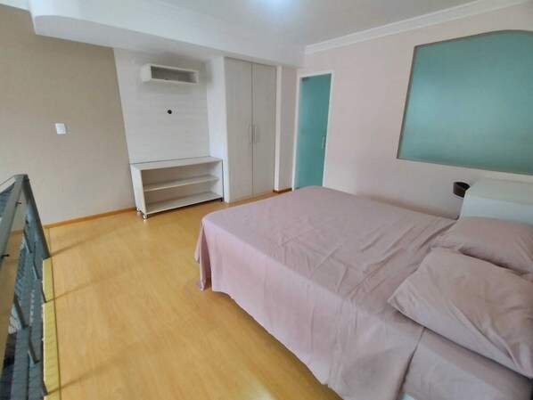 1 bedroom, internet, bed sheets
