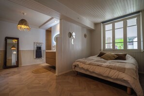 4 habitaciones, internet y ropa de cama 