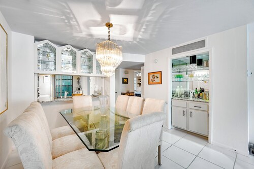 Waterfront Marco Island Condo < 1/4 Mi to Beach!