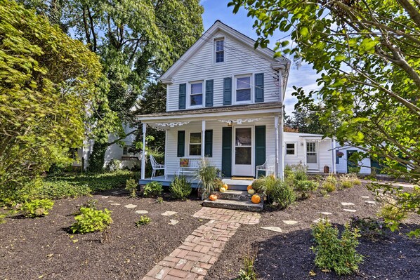Cottage (4 Bedrooms) | Front of property
