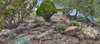 Walk to Watson Lake: Private Prescott Home!