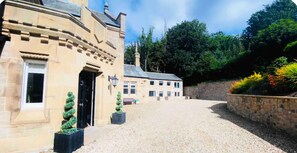 Exterior - Lodge - Sleeps 18, pet Friendly & Free Parking (Gateshead)