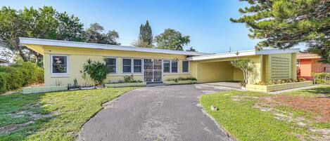 Fachada de la propiedad