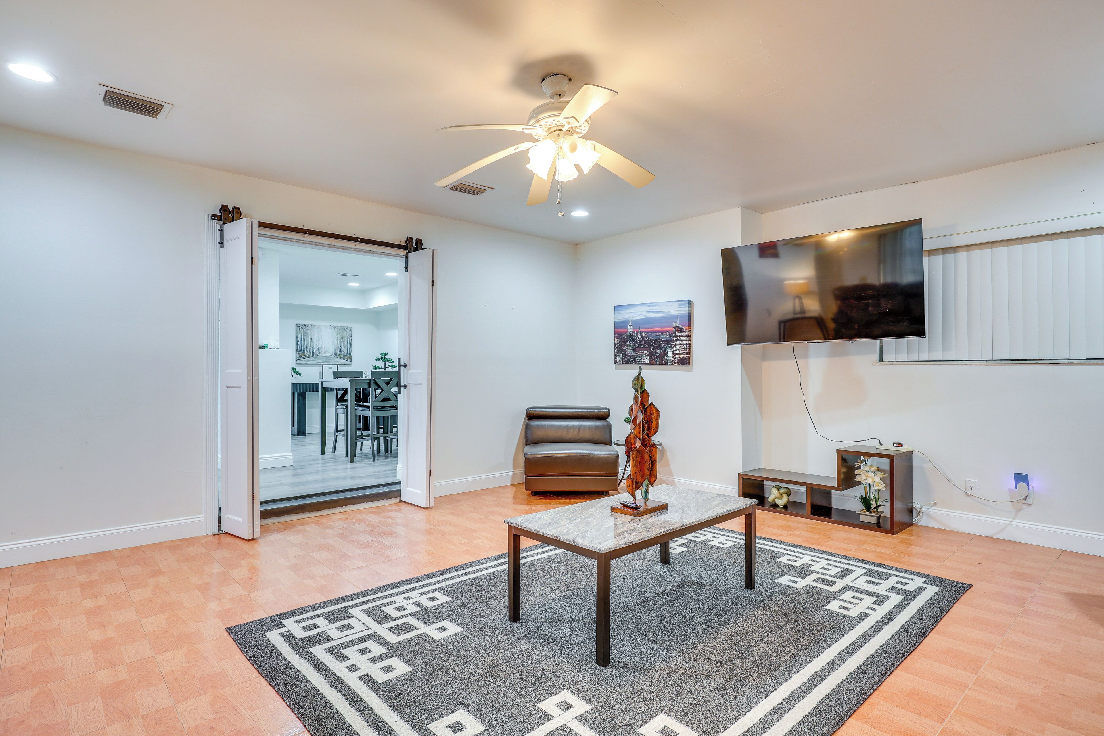 House (2 Bedrooms) | Interior
