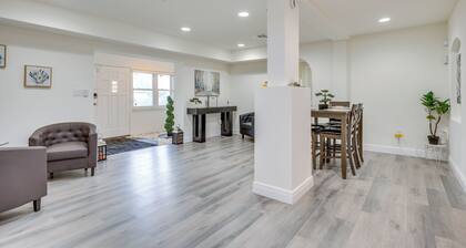 3 Mi to Hard Rock Stadium: Cozy Home w/ Patio