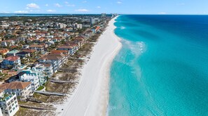 Beach - Walk to Private Beach, Heated Pool, Hot Tub - Gated Luxury for Families & Groups (Destin)