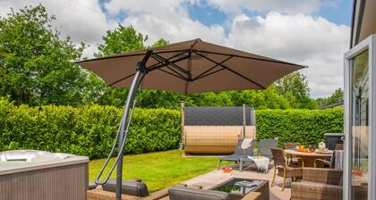 Luxury Holiday Chalet 1-4 persons with Private Jacuzzi, Private Sauna and Sun Shower.