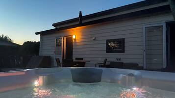 Bain à remous extérieur