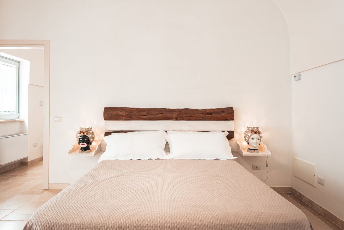 3 bedrooms, in-room safe, iron/ironing board, travel crib