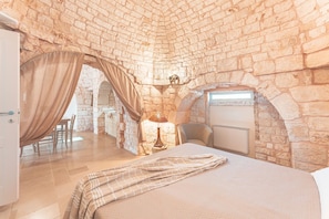 4 bedrooms, in-room safe, iron/ironing board, travel crib