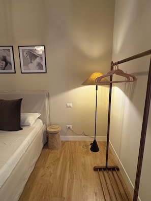 3 bedrooms, iron/ironing board, internet, bed sheets