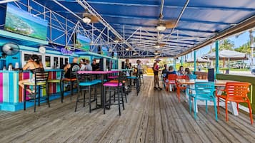 Bar (en la propiedad)