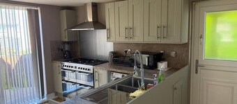 Spacious 6 Bedroom Family House