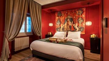 2 bedrooms, soundproofing, iron/ironing board, WiFi