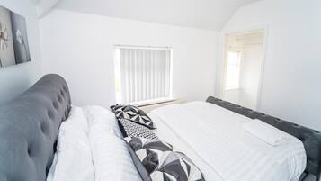 3 bedrooms, iron/ironing board, free WiFi, bed sheets