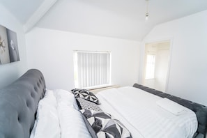 3 chambres, fer et planche Ă repasser, Wi-Fi gratuit, draps fournis