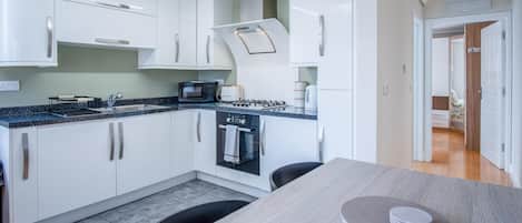 House (1 Bedroom) | Private kitchen