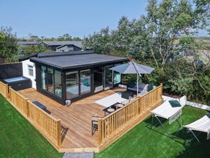 Vista frontal de la propiedad