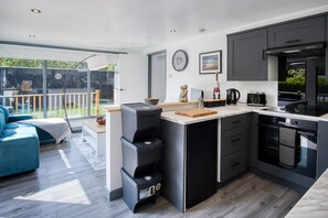 Chalet (1 Bedroom) | Private kitchen | Microwave, oven, stovetop, electric kettle