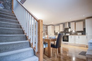 Floor plan - Fletcher Coach House - 3 Bedroom Cottage - Pendine (Carmarthen)